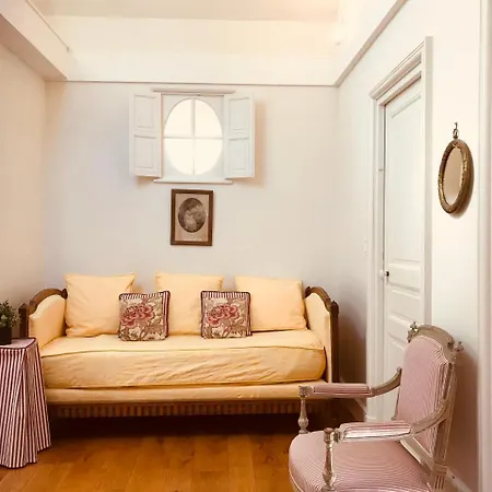 Bed & Breakfast Chateau D'auteuil - D'hotes 4*