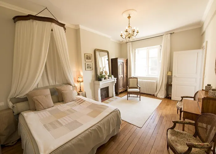 Couette-café Château D'auteuil - D'hôtes 4*